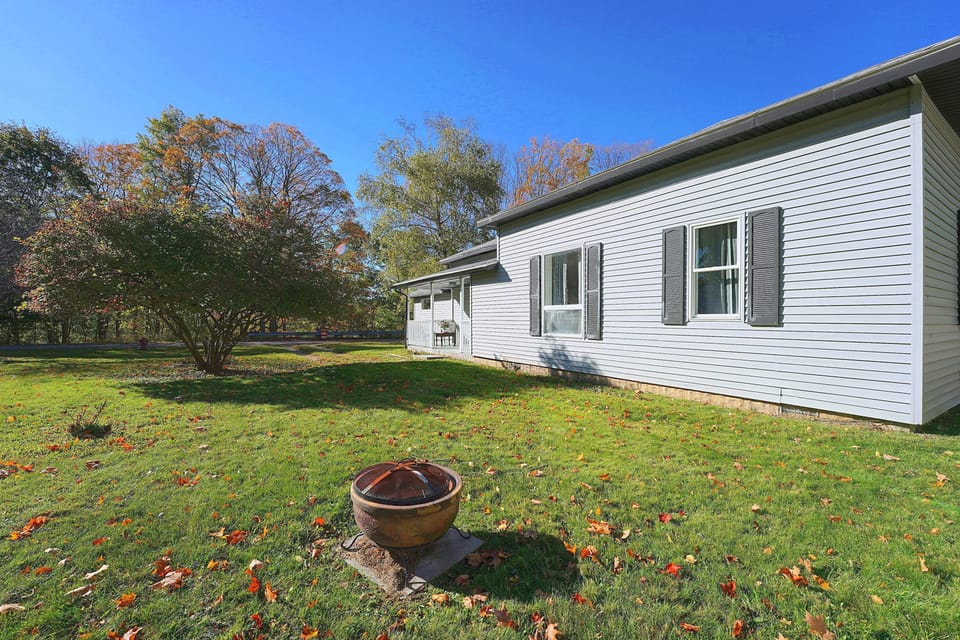 Quaint Home w/ Fire Pit Near Ludington! House in Michigan