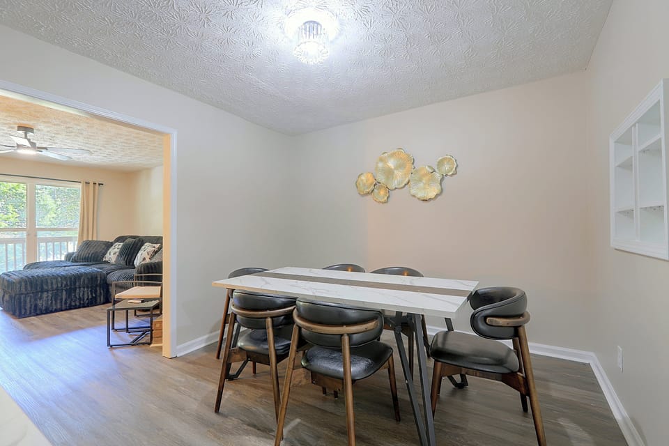 5 Mi to The Battery Atlanta! Quaint Duplex Apartment in Smyrna