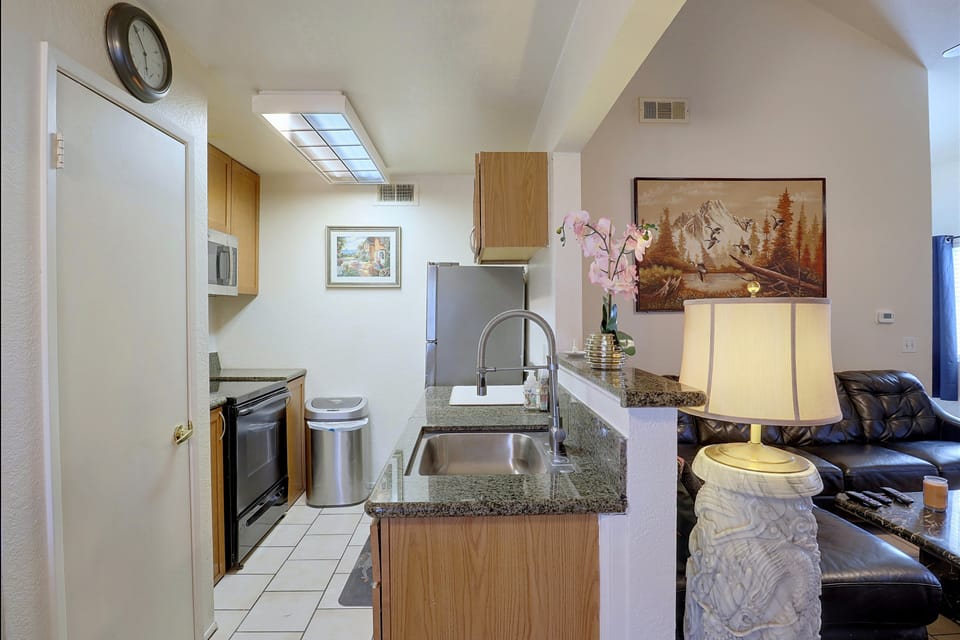 < 1 Mi to Strip & Chinatown! Condo w/ Pool Access Apartment in Paradise