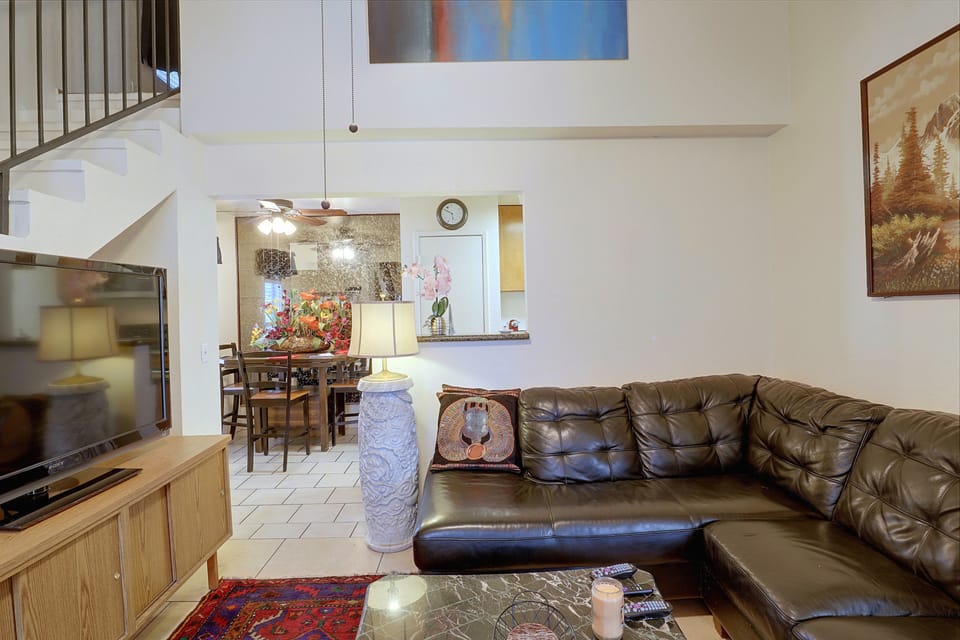< 1 Mi to Strip & Chinatown! Condo w/ Pool Access Apartment in Paradise
