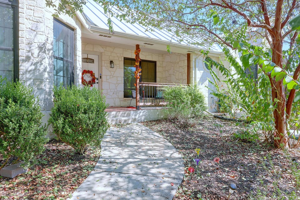 Heated Pool! Bulverde Hill Country Home House in Bulverde