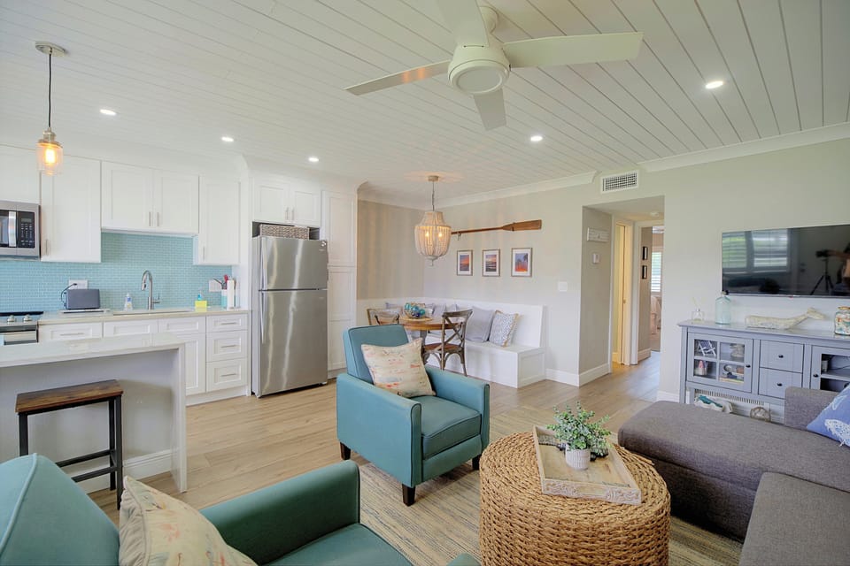 Oceanfront Condo in Satellite Beach w/ Pool Apartment in Satellite Beach