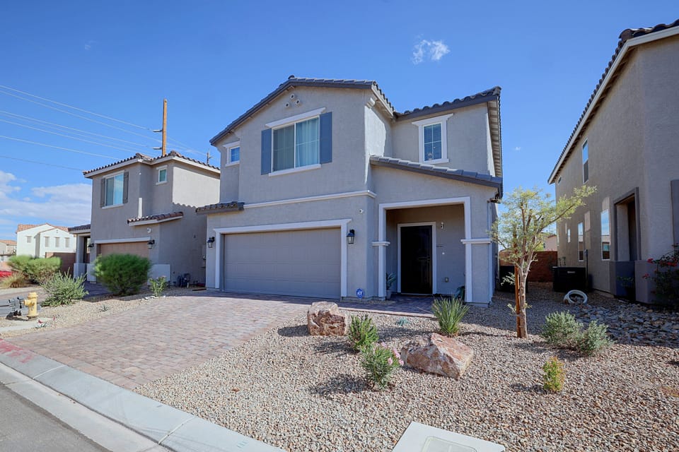 Spacious Luxury Vegas Escape Near Major Attraction House in Henderson