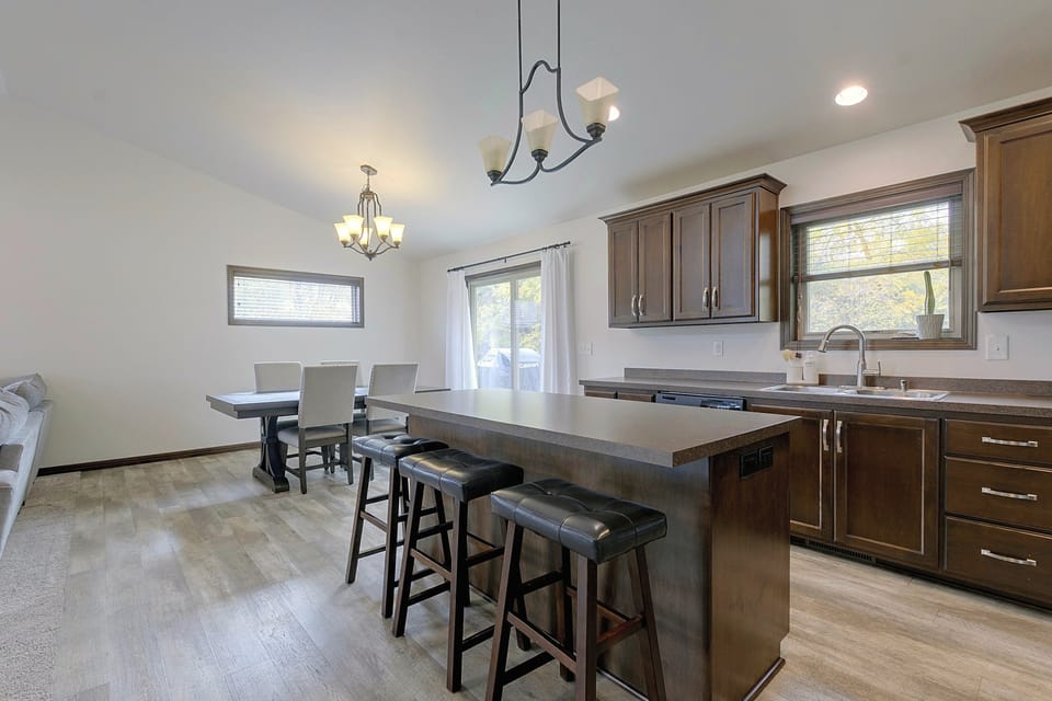 Near Green Bay: Modern Home w/ Gym & Yard House in Wisconsin