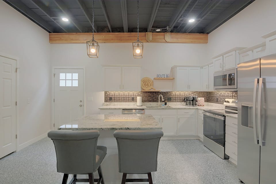 Galena Route 66 Retreat w/ Historic Brick Style Apartment in Ozark Mountains