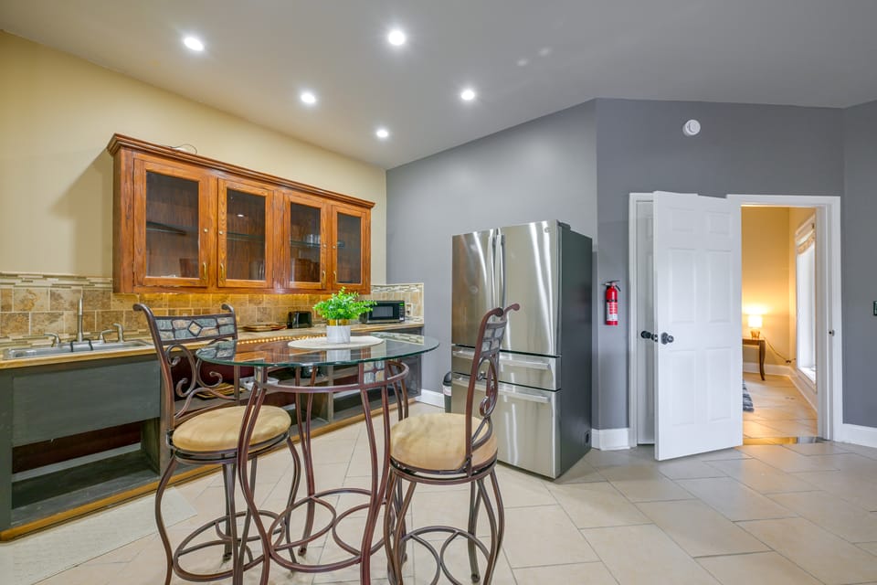 1/2 Mi to Lake Tobesofkee! Unit w/ Foosball & Pool House in Georgia