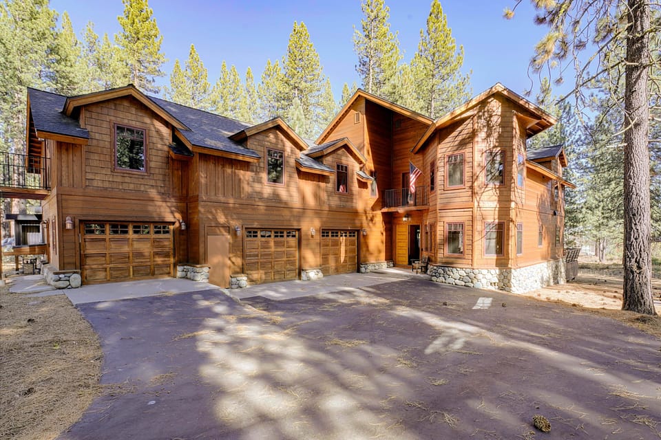 Private Hot Tub & Truckee Home 7 Mi Northstar House in Truckee