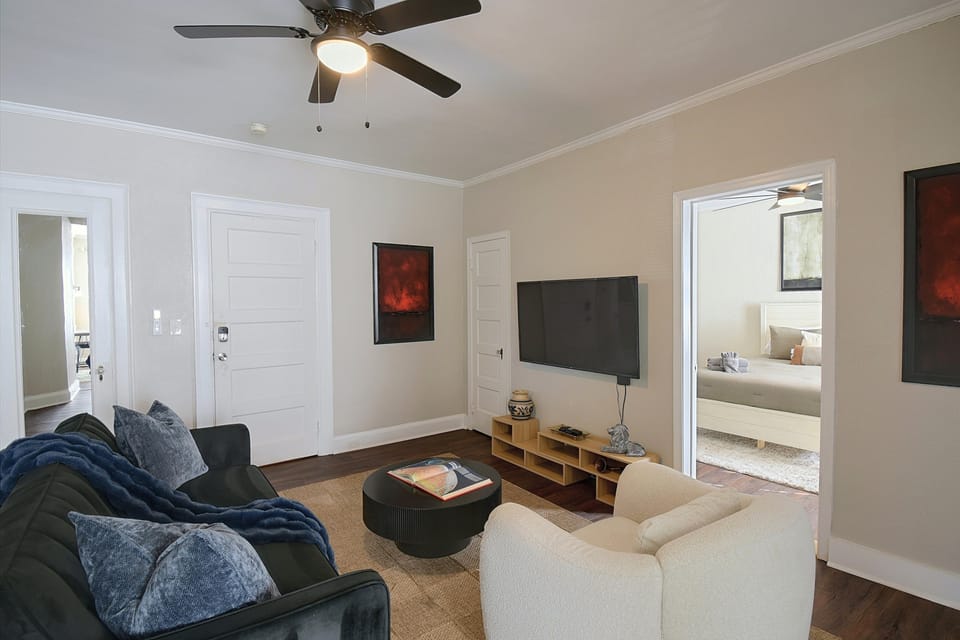 Walk to Olde Towne & River! Charming Escape House in Portsmouth