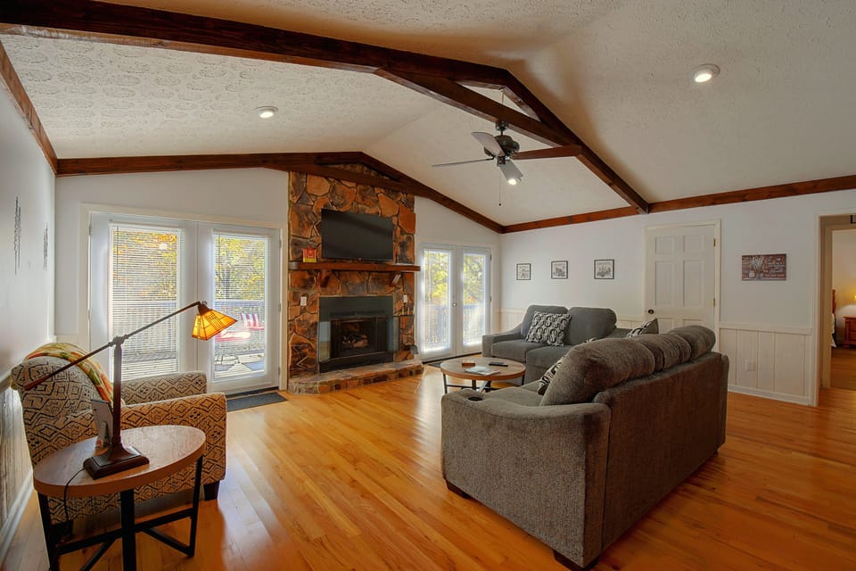 Views & En-Suite Baths! Spacious Sky Valley Home House in Sky Valley