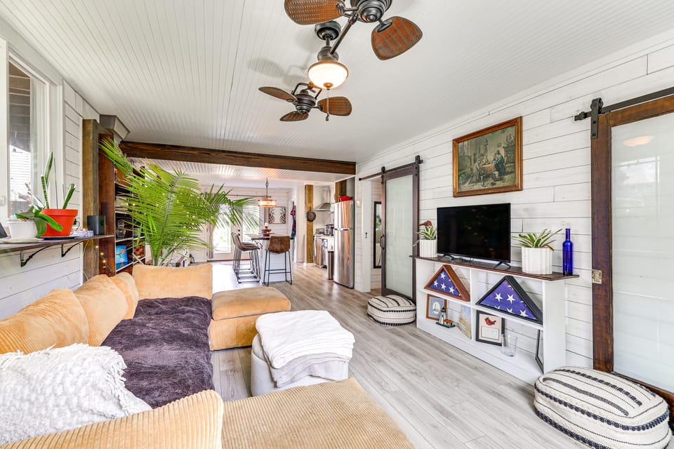 Walk to Topsail Beach: Home w/ Backyard Oasis! House in Topsail Beach