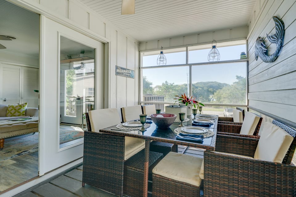 Walk to Topsail Beach: Home w/ Backyard Oasis! House in Topsail Beach