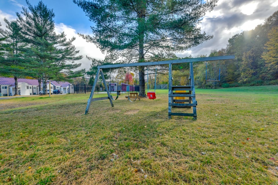 3 Mi to Sugarbush Resort! Cozy Ski Condo Apartment in Waitsfield
