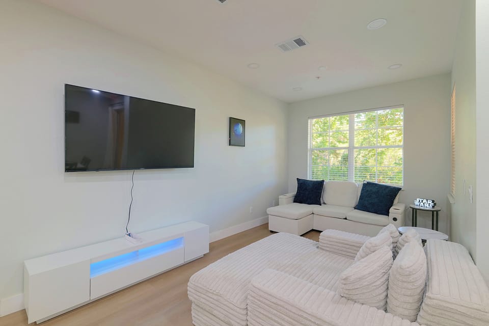 Disney-Themed Getaway! Resort Pools & Family Fun Apartment in Osceola County