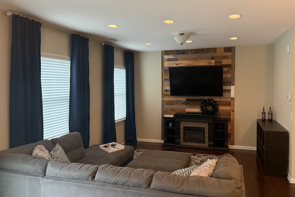 Fire Pit & Grill! Tega Cay Extended Retreat Apartment in Lake Wylie