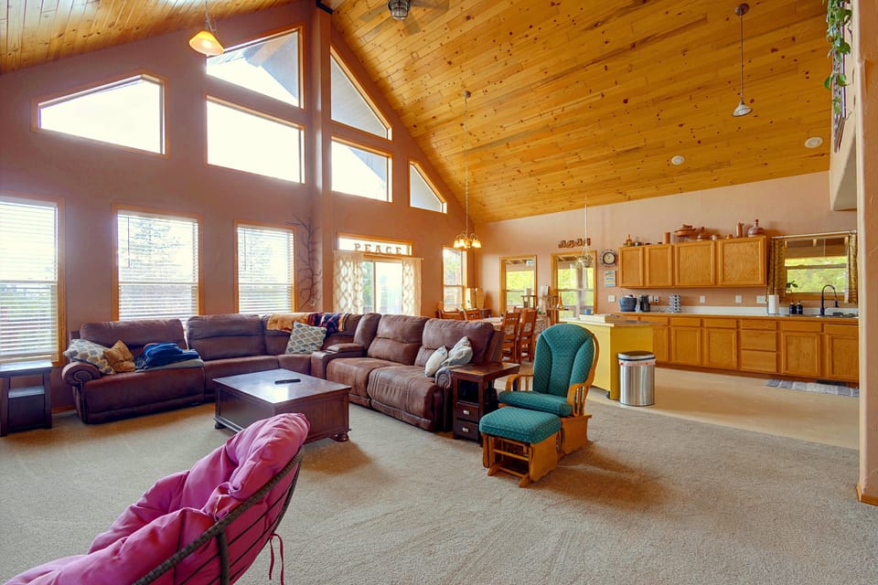 'The Bunkhouse' Grand Lake Home w/ Hot Tub House in Rocky Mountain National Park