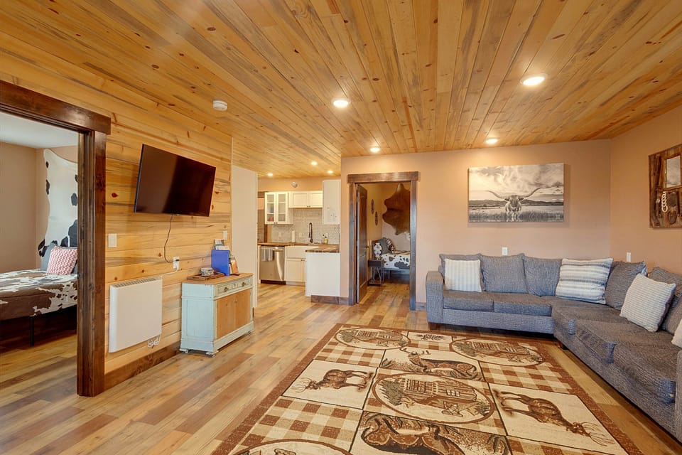 'The Cowboy Cabin' w/ Mtn Views in Grand Lake House in Rocky Mountain National Park