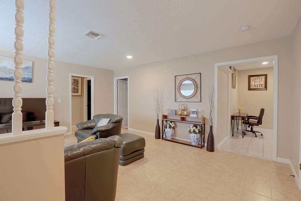 Deltona Home w/ Yard - 9 Mi to Blue Spring! House in Deltona