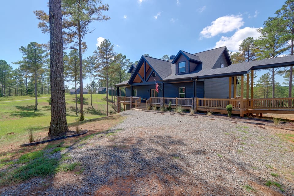 Private Hot Tub & Game Room: Group Ellijay Getaway House in Georgia