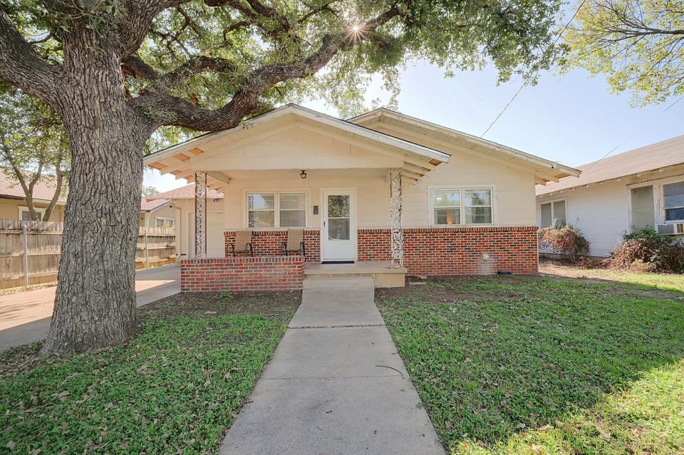 Home < 2 Mi to Historic Dtwn & Brownwood Coliseum! House in Brownwood