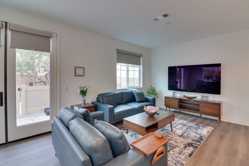 Temecula Wine Country Townhome w/ Pool Access Apartment in Temecula