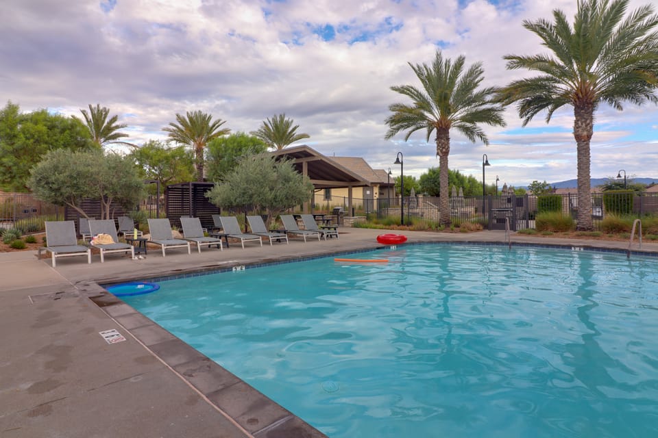 Temecula Wine Country Townhome w/ Pool Access Apartment in Temecula