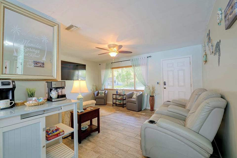 Families w/ Pets! Retreat 4 Mi to Homosassa River House in Florida