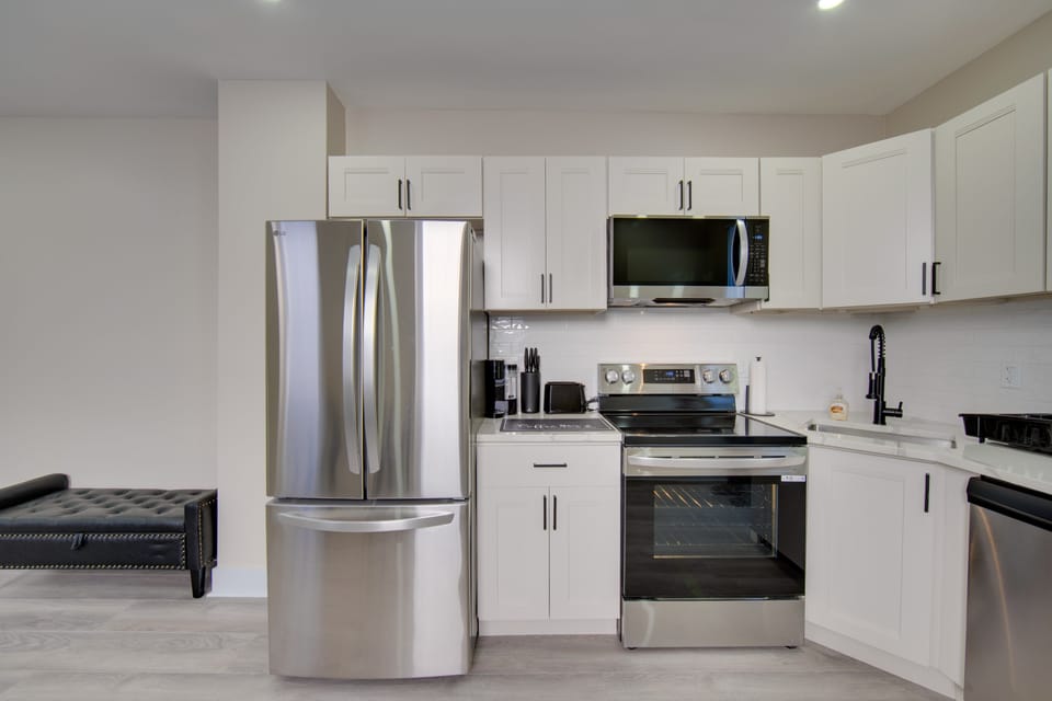 5 Mi to Center City! Modern Philly Apartment House in Philadelphia