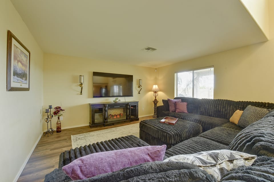 Home Office & Backyard Oasis! Casa Grande Getaway House in Casa Grande