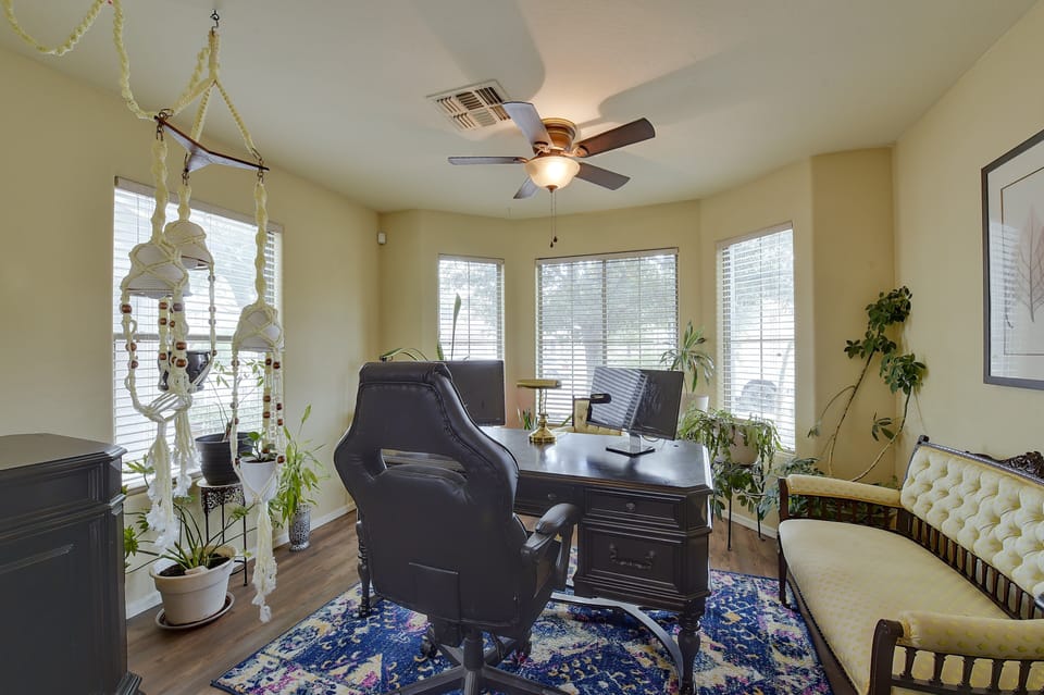 Home Office & Backyard Oasis! Casa Grande Getaway House in Casa Grande