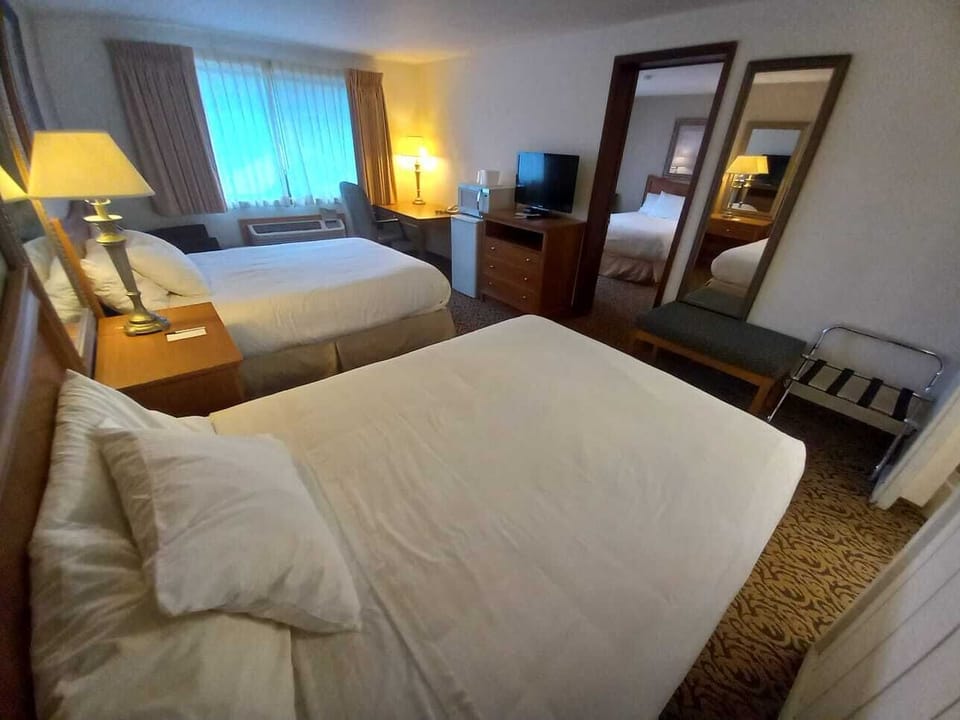 Standard Double Room | Desk, iron/ironing board, cribs (free), rollaway beds (surcharge)