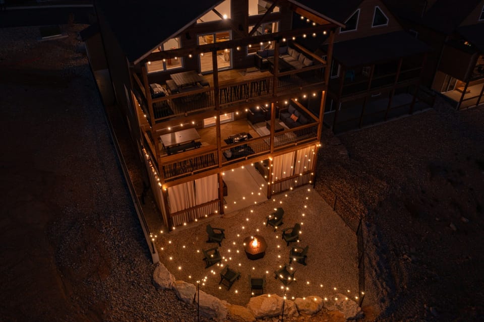 Outdoor Lights with Firepit