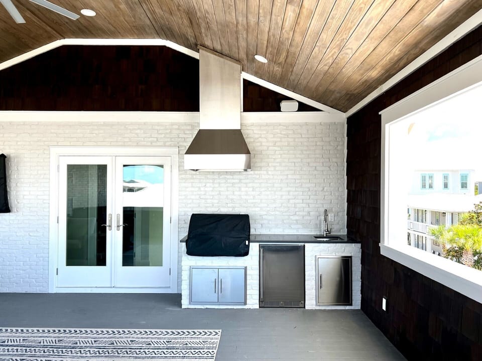 3rd Floor Outdoor Kitchen
