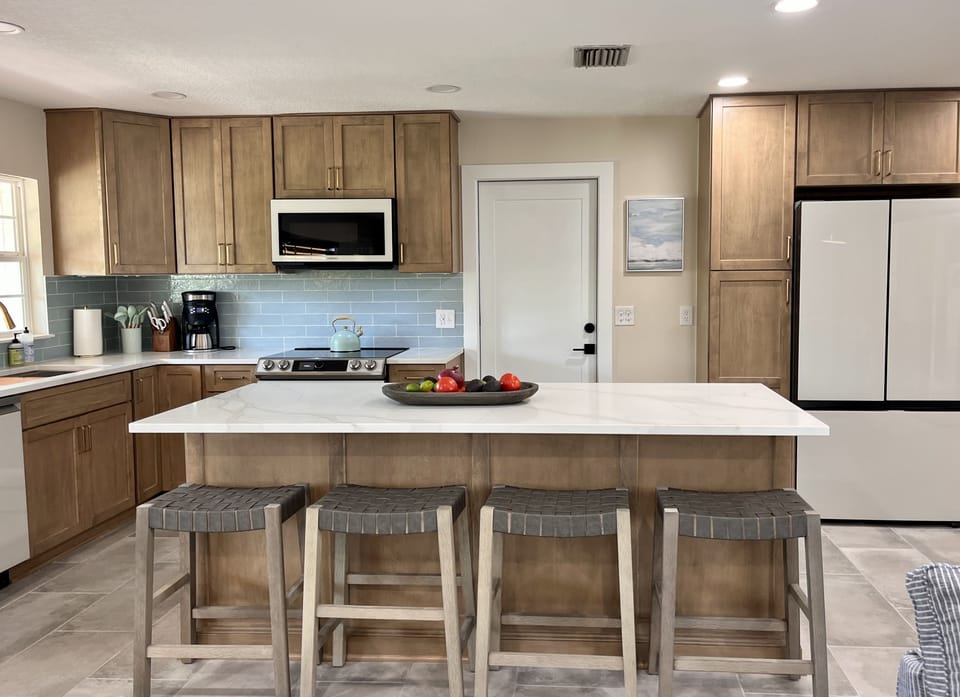 Open concept living room & kitchen
