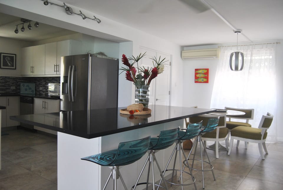 Breakfast bar