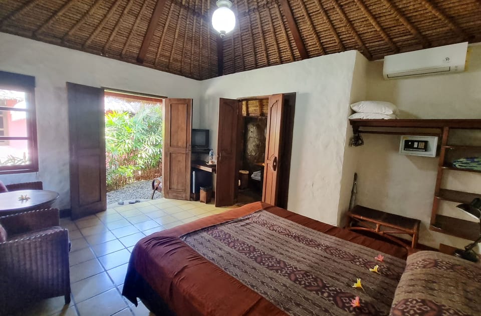 Deluxe Bungalow | Bathroom | Towels