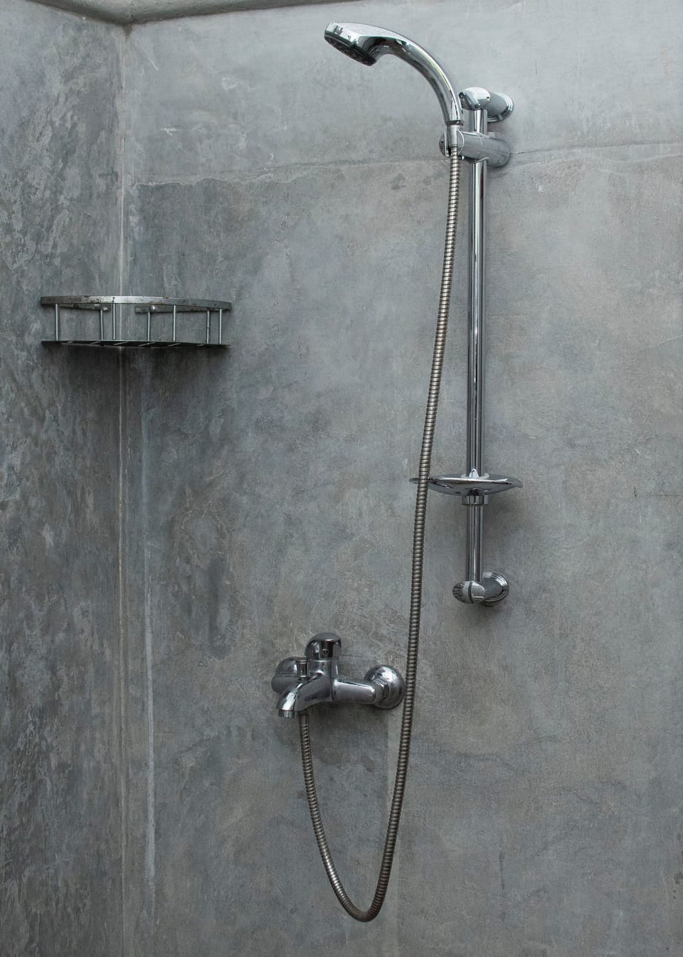 Superior Suite | Bathroom | Shower, slippers, towels, soap