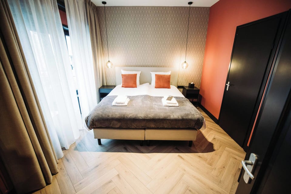 Deluxe Double Room | Minibar, in-room safe, free WiFi, bed sheets