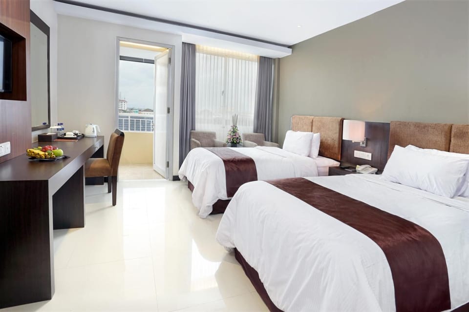 Premium bedding, in-room safe, desk, iron/ironing board