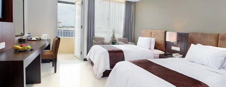 Premium bedding, in-room safe, desk, iron/ironing board