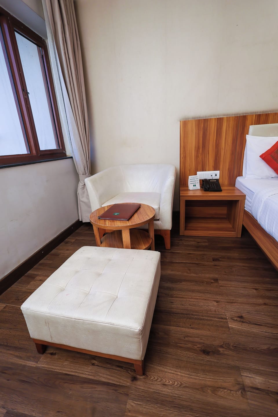 Golden Premium Room with balcony | Premium bedding, in-room safe, desk, blackout drapes