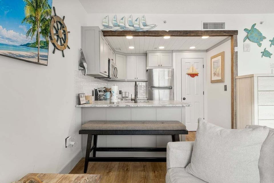 Dining area/breakfast bar