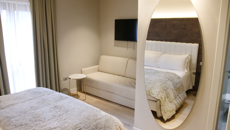 Deluxe Triple Room | Extra beds