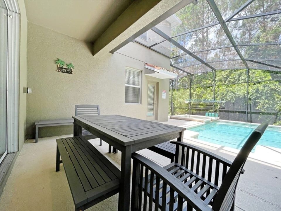House, 5 Bedrooms | Property grounds