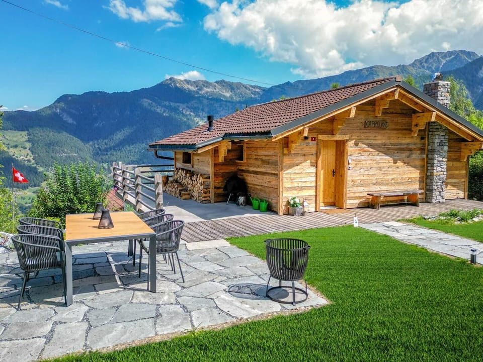 Chalet (3 Bedrooms) | Front of property