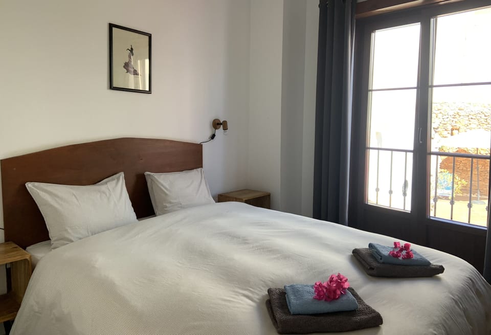 Signature Double or Twin Room, Non Smoking, Pool View | Laptop workspace, free WiFi, bed sheets