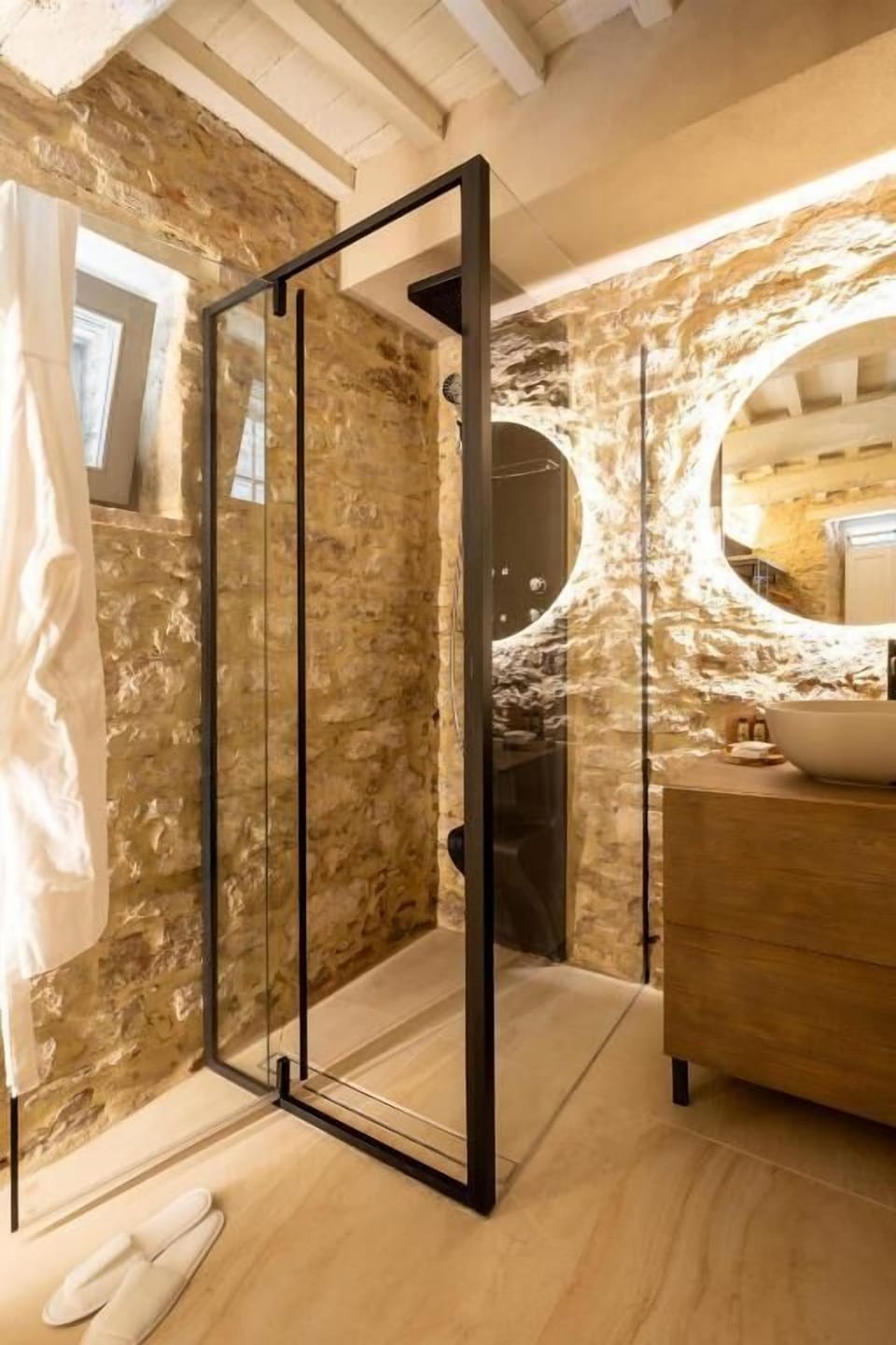 Luxury Suite, 1 Bedroom, Hot Tub | Bathroom | Free toiletries, hair dryer, bidet, towels