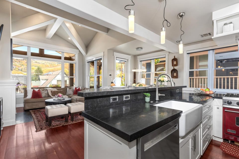 Villa, 3 Bedrooms (BBQ, Sleeps 9 (PWS-957)) | Private kitchen | Fridge, microwave, oven, coffee/tea maker