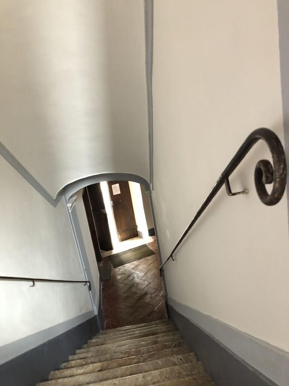Handrails in stairways