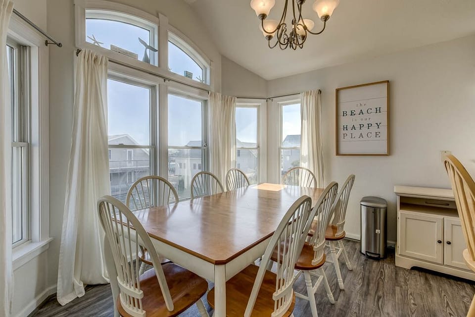 Top-Level Dining Room with Table (seats 8)