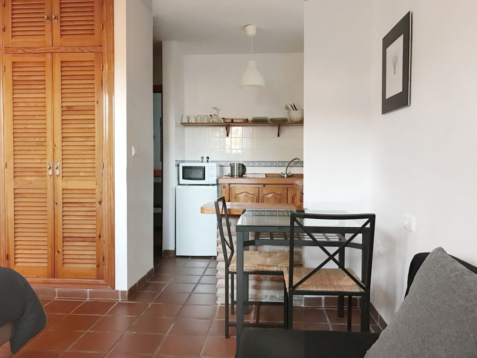 Studio | Living area | Flat-screen TV